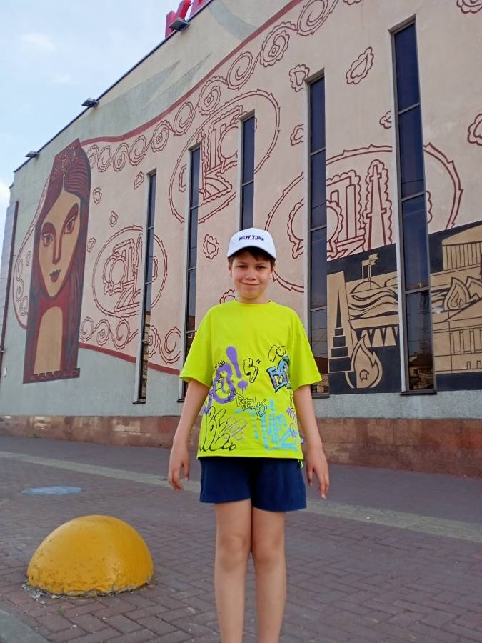 Татарская девушка на стене