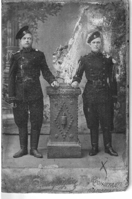 А.Казаков справа