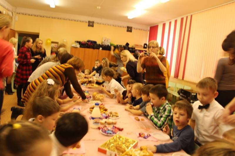 День мамы в 50 школе 43
