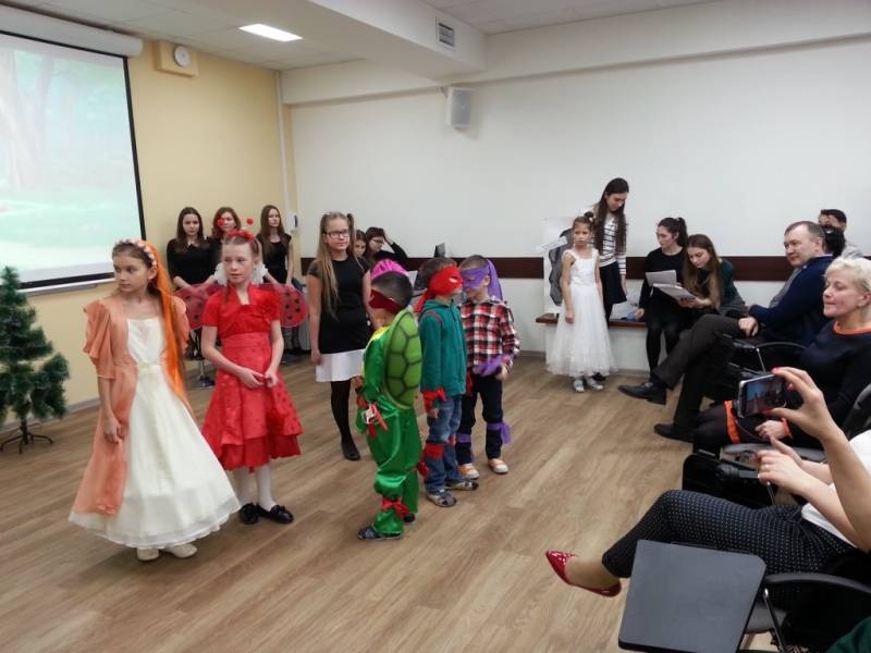 Спектакль "Путешествие в ХХХ век"135044