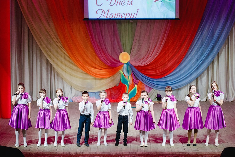 Праздничный концерт ко дню мамы106614