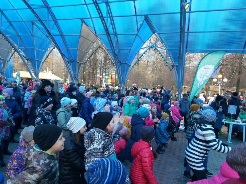 дружно на зеленый фитнес90254