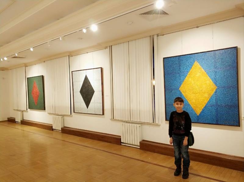 В жанре абстракционизма.А.Шаймарданов