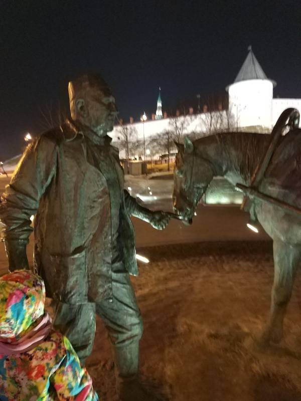 Памятник Благотворителю135893