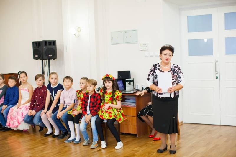 День мам в гимназии.115378
