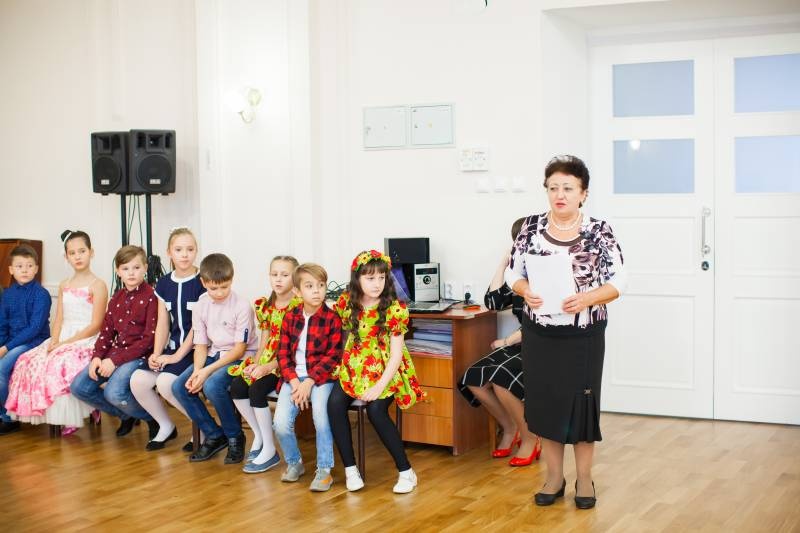 День мам в гимназии.115376