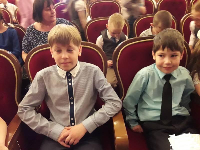 Торжественное мероприятие по ит огам проекта "КДШ 2016-2017гг." в театре Экият67554