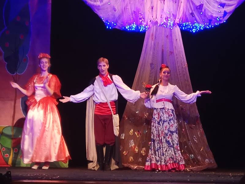 "Пока цветет роза" спектакль Сызранского драмтеатра.94800