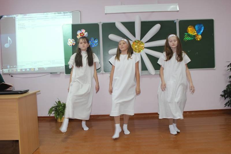 Праздничный концерт в школе117672