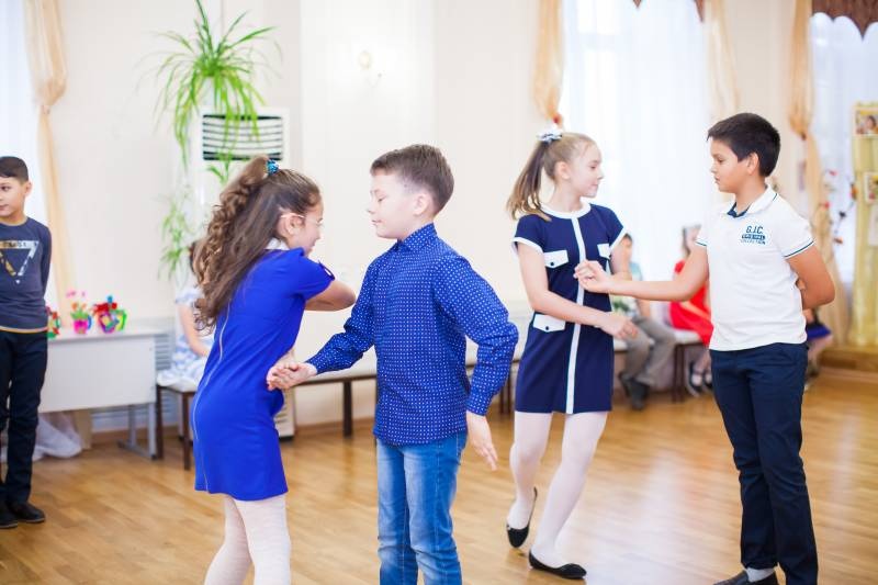 День мам в гимназии.115576