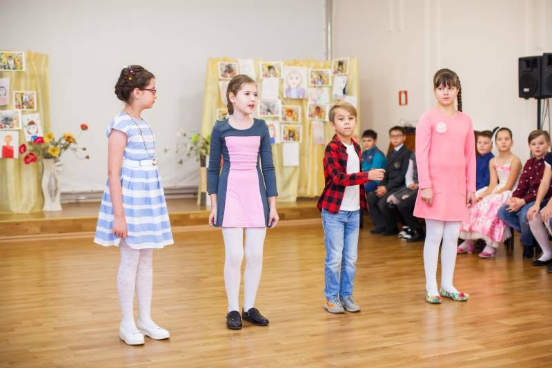 День мам в гимназии.115489