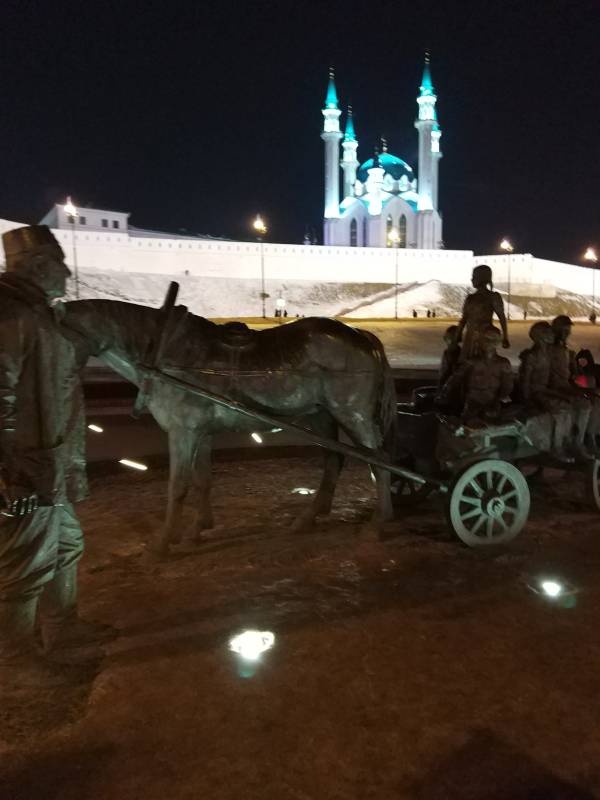 Памятник Благотворителю135895