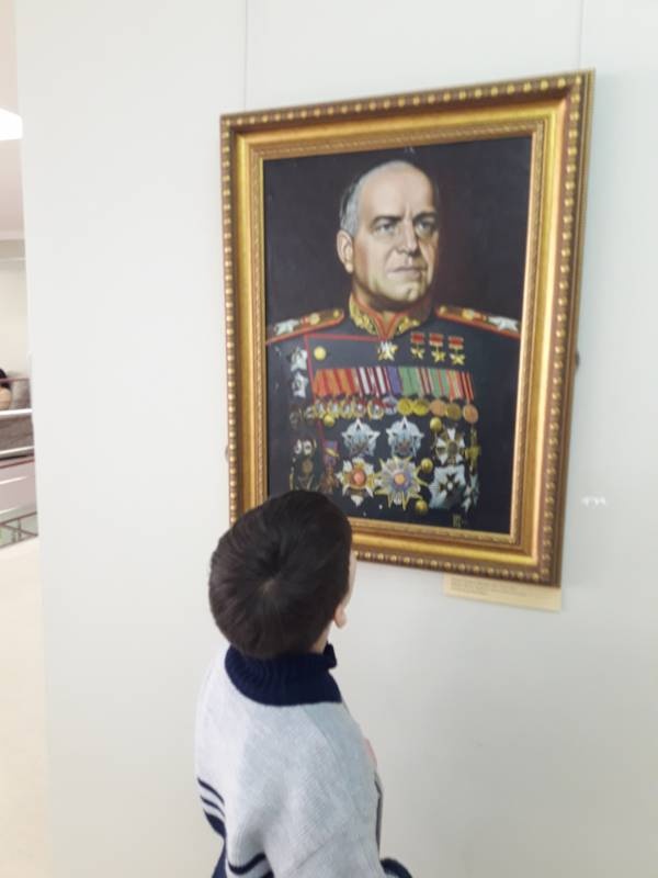 Выставка Васильева, Петрова. Альметьевская картинная галерея. (0)173681