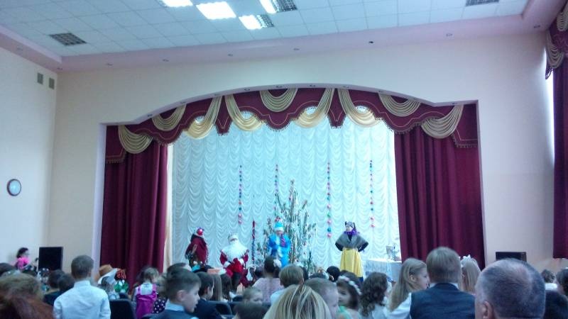 Новогодний утренник в школе. СОШ 20. 19.12.2017г.128514