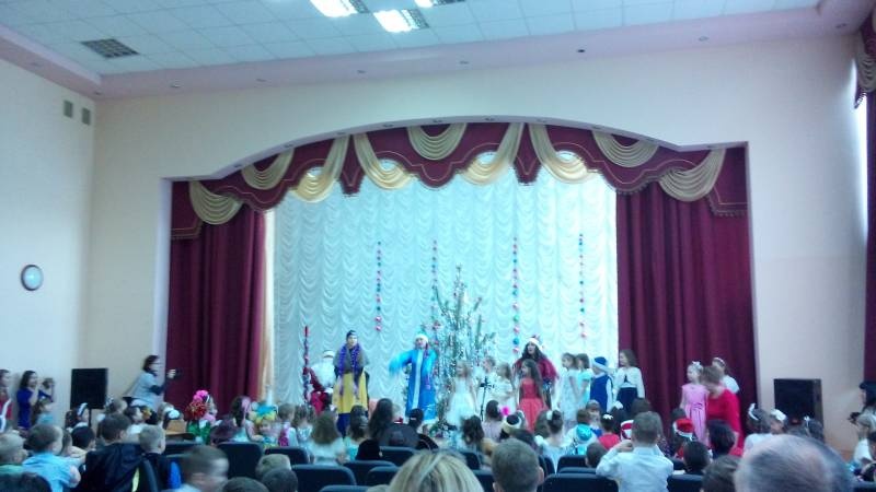 Новогодний утренник в школе. СОШ 20. 19.12.2017г.128505