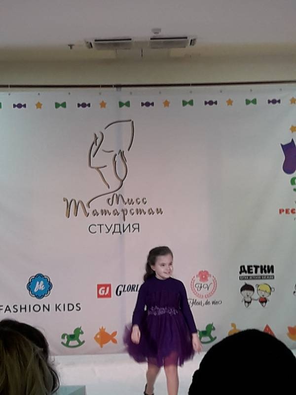 ТЦ Республика. Выступлении студии Мисс Татарстан 17.12.17 г.128900