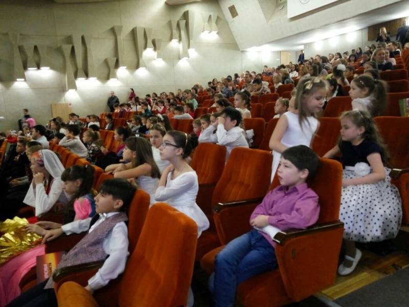 Рождественский концерт.  Детский университет. Казань.130426