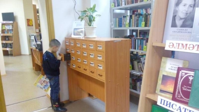 Выставка книг "Әлмәтебез язучылары / Писатели Альметьевска". Библиотека народов Поволжья. 14.11.17г.96808
