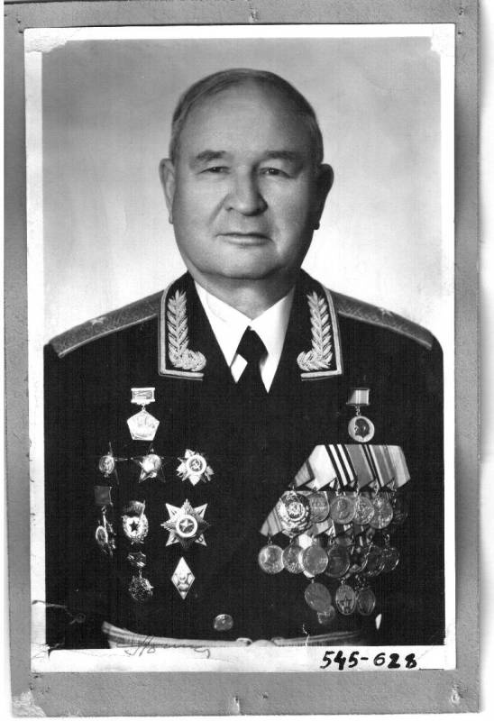 М.Адгамов генерал-майор участник парада Победы