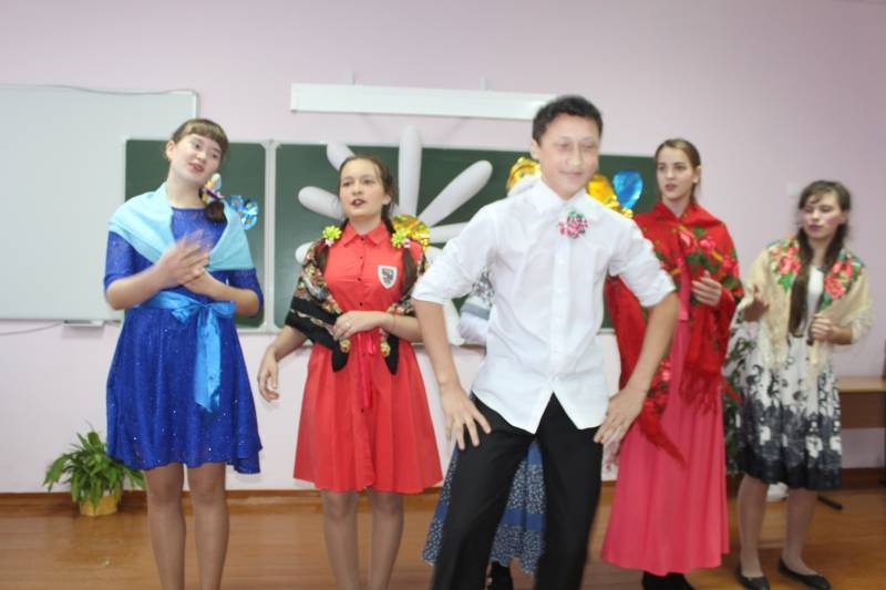 Праздничный концерт в школе117680