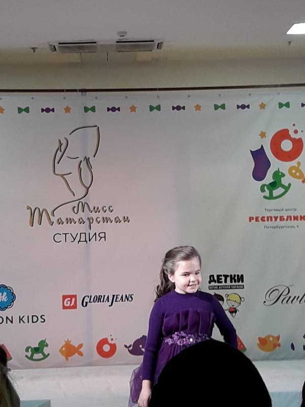 ТЦ Республика. Выступлении студии Мисс Татарстан 17.12.17 г.128902