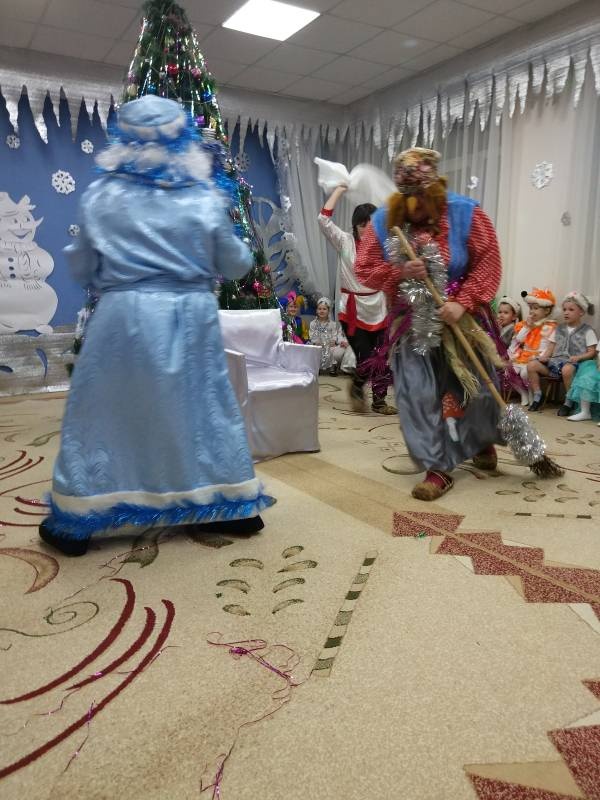 Утренник у сестренки131576