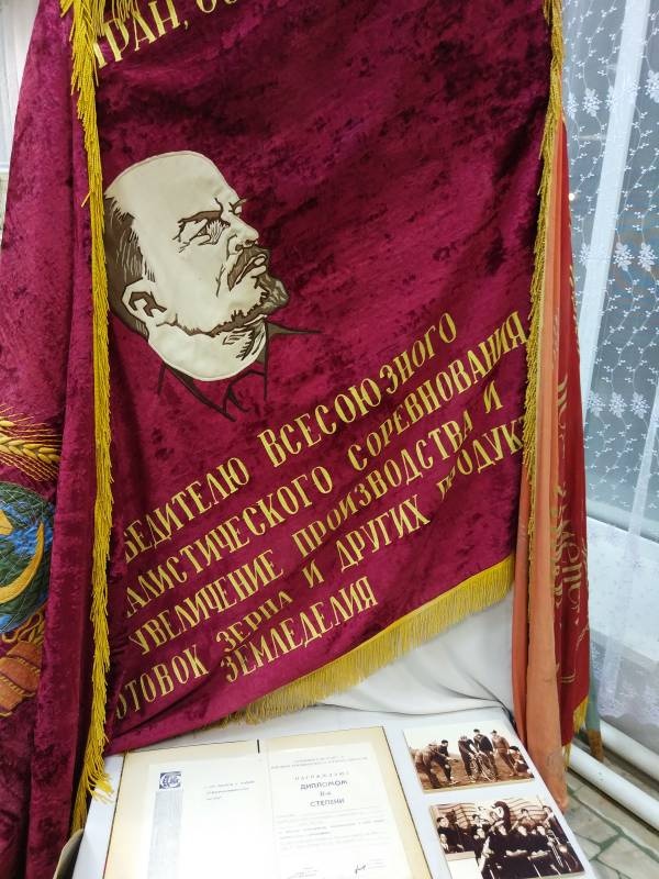 Праздничный концерт, посвященный Международному Дню Матери "Нет рук и глаз, нежднее и добрее"179229