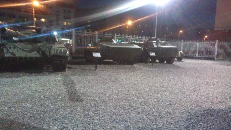 Выставка военного транспорта. 8 миля. 22.11.17.102318