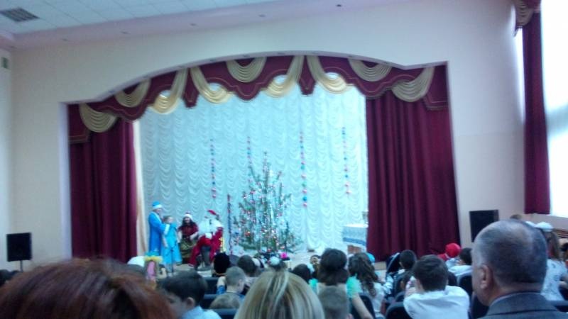 Новогодний утренник в школе. СОШ 20. 19.12.2017г.128512