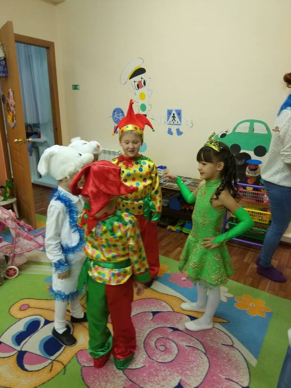 Утренник у сестренки131547