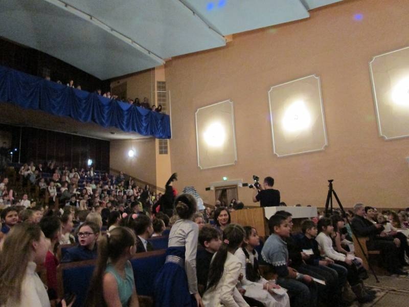 Новогоднее представление на городской елке мэра для отличников учебы. 27.12.2017 г.130998