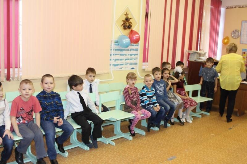 День мамы в 50 школе 15