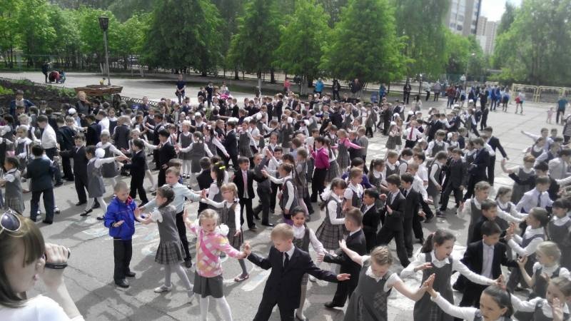 Флешмоб в 50 школе 10