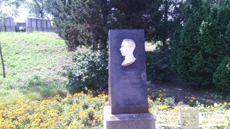 Памятник Л.Н.Толстому в Севастополе