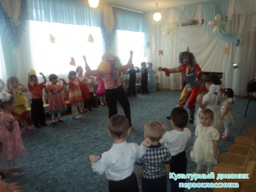 Әниләр бәйрәмендә5087