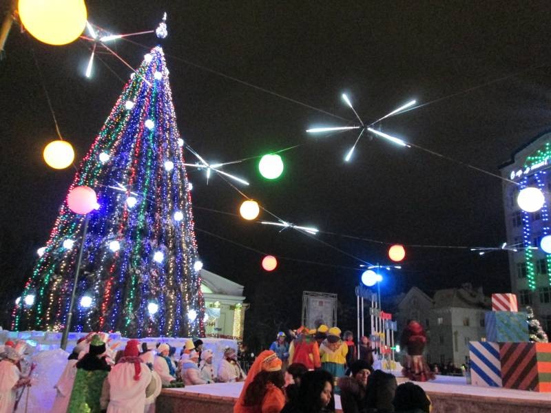 Открытие Центральной городской елки. Театрализованное представление. 23.12.2017130218