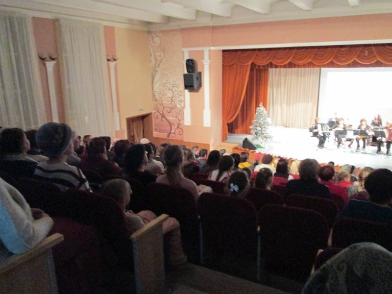 Концерт народного коллектива РТ, ансамбля народных инструментов "Веселая карусель" и вокального ансамбля "Экспромт" в музыкальной школе - "Зимняя фантазия" 21.12.2017128539