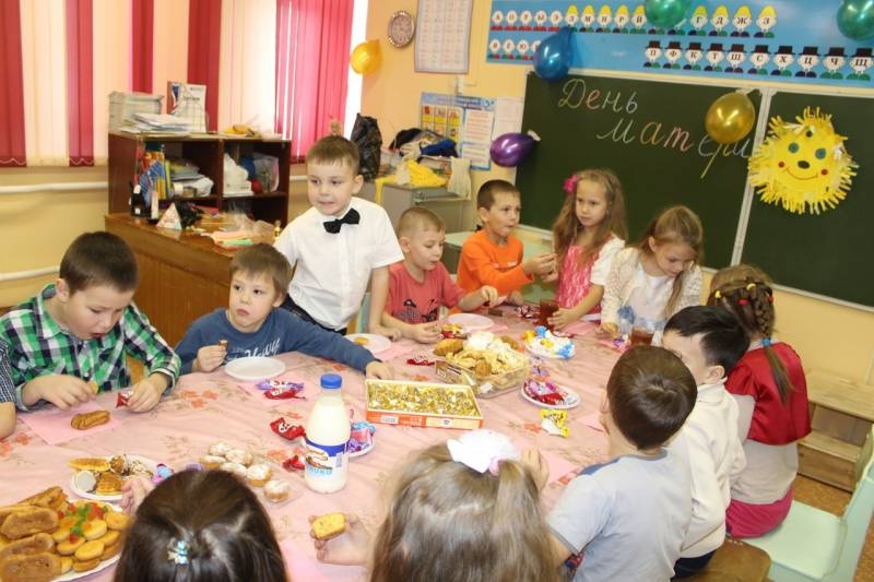 День мамы в 50 школе 44