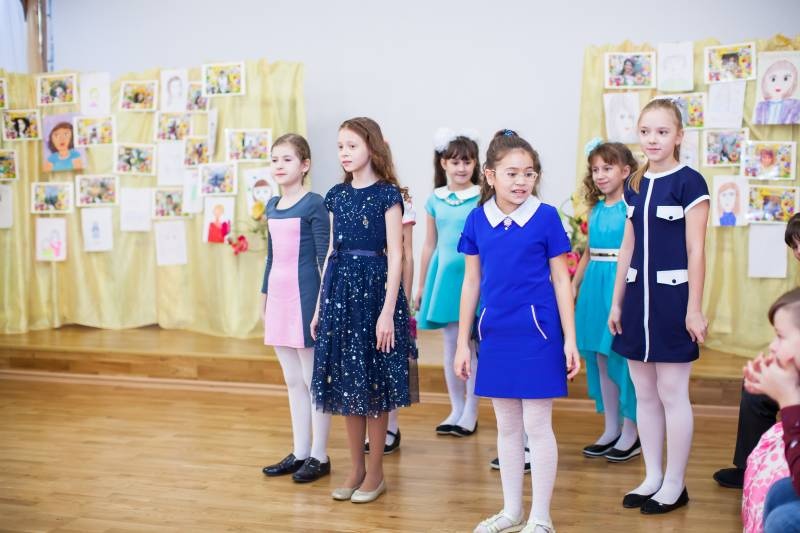 День мам в гимназии.115568