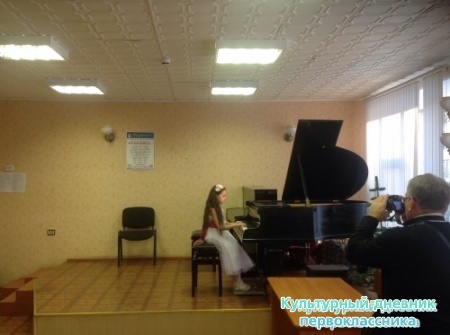 В музыкальной школе12754