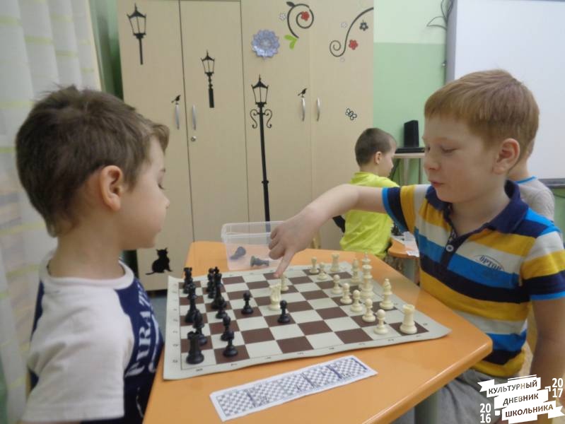 Занятие по шахматам в дошкольниками 7.JPG