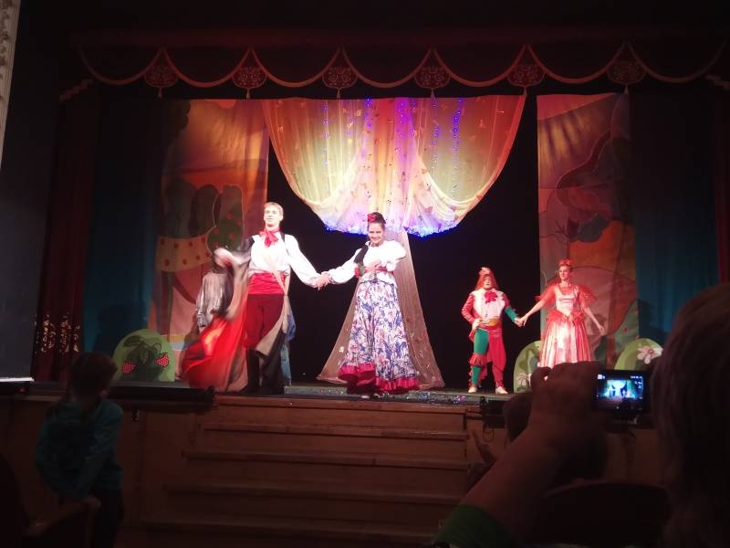 "Пока цветет роза" спектакль Сызранского драмтеатра.94813