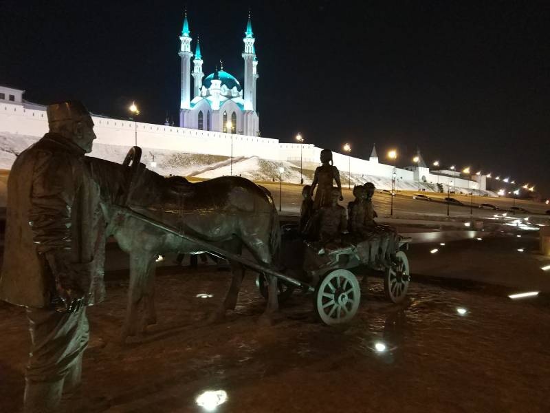 Памятник Благотворителю135885