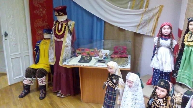 "Обо всем одежда говорила..."88743