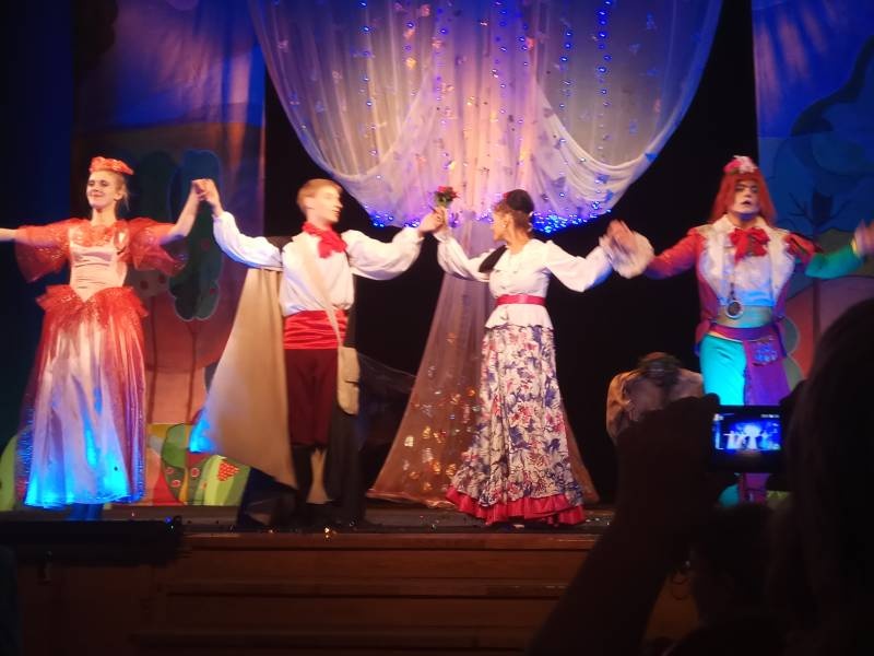 "Пока цветет роза" спектакль Сызранского драмтеатра.94803