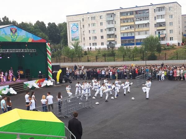 День республики ,день города и день нефтяника.95844