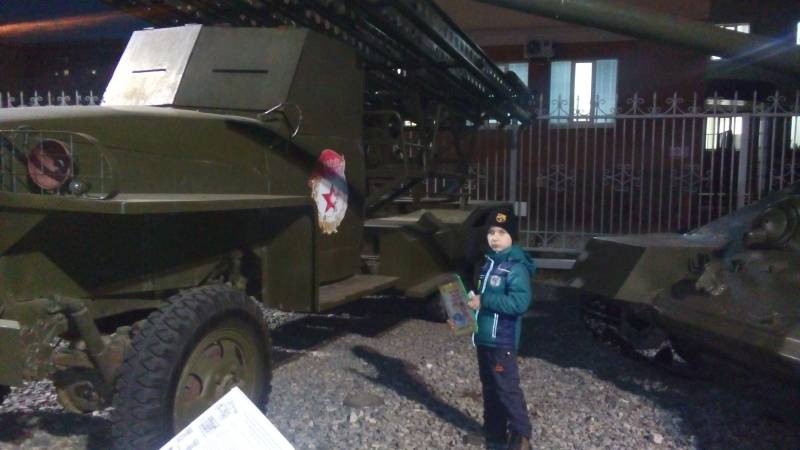 Выставка военного транспорта. 8 миля. 22.11.17.102303