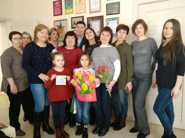 Родительский комитет поздравил "Культурный дневник" с Международным женским днем