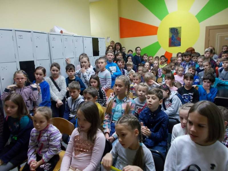 НАУЧНЫЕ ЗАНЯТИЯ В ЛАБОРАТОРИИ УВЛЕКАТЕЛЬНОЙ НАУКИ (ЛУНа)