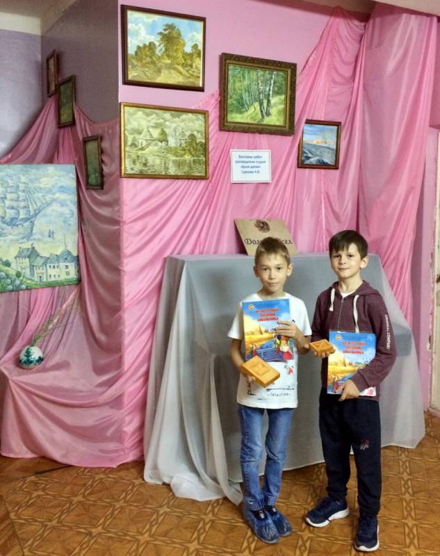 Выставка работ руководителя студии "Душа древа" Суркова А.В. и его учеников в  "Доме Ремёсел"  г.Бугульмы